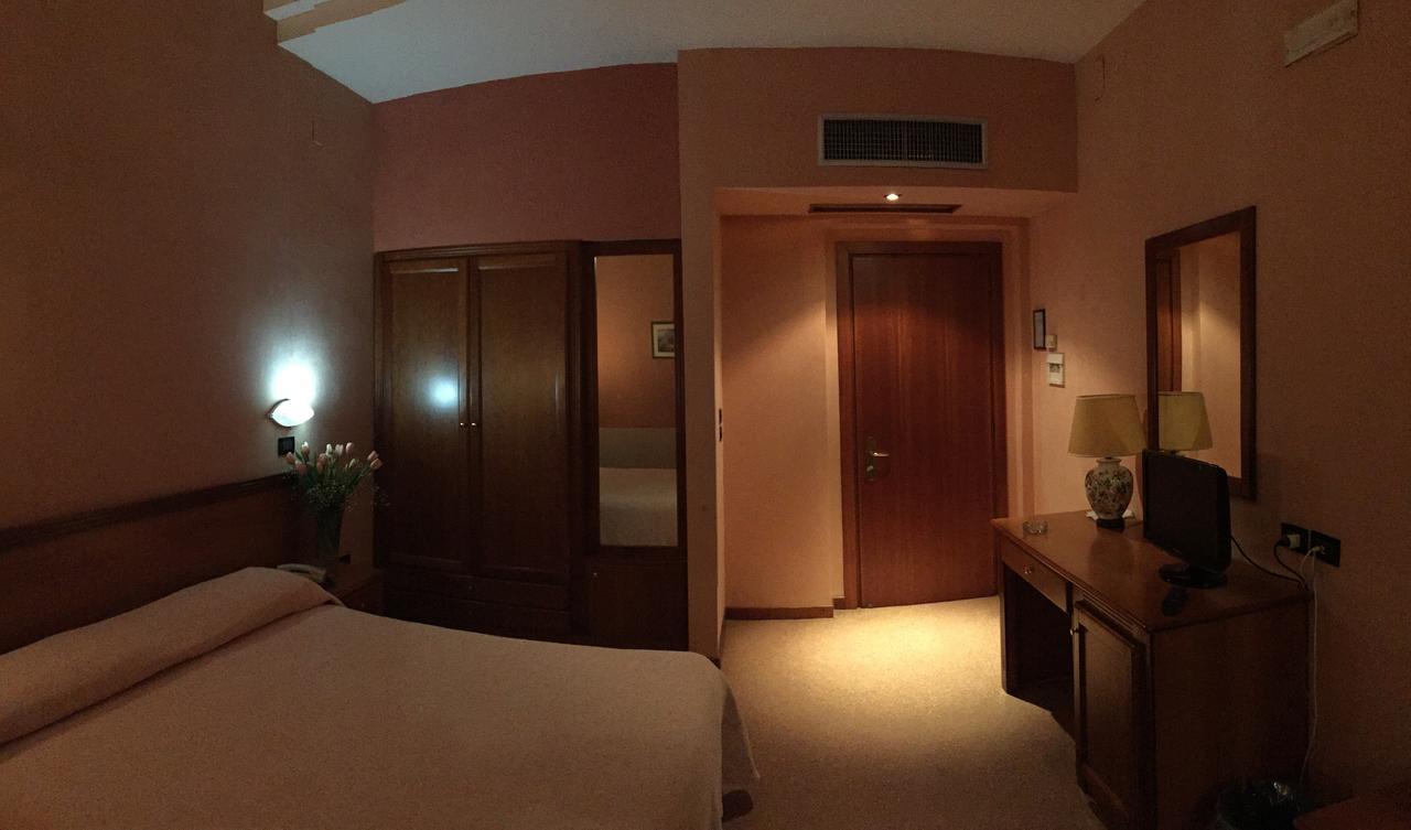 Hotel Giardino Degli Aranci Frattamaggiore Extérieur photo